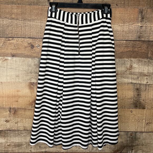 WAYF Pleated Midi Skirt Black White Striped Size Small - Picture 6 of 9